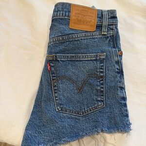 Levi’s Ribcage Shorts